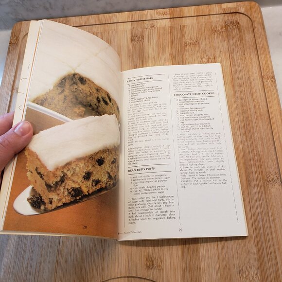 Vintage Cooking with Kelloggs Cookbook Recipe Book - Picture 5 of 6